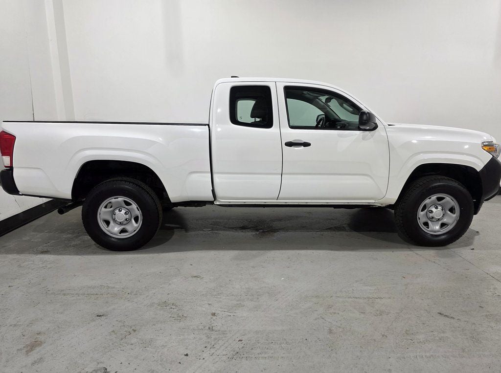 2016 Toyota Tacoma SR