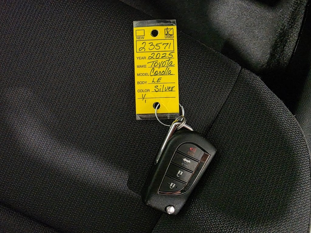2025 Toyota Corolla LE
