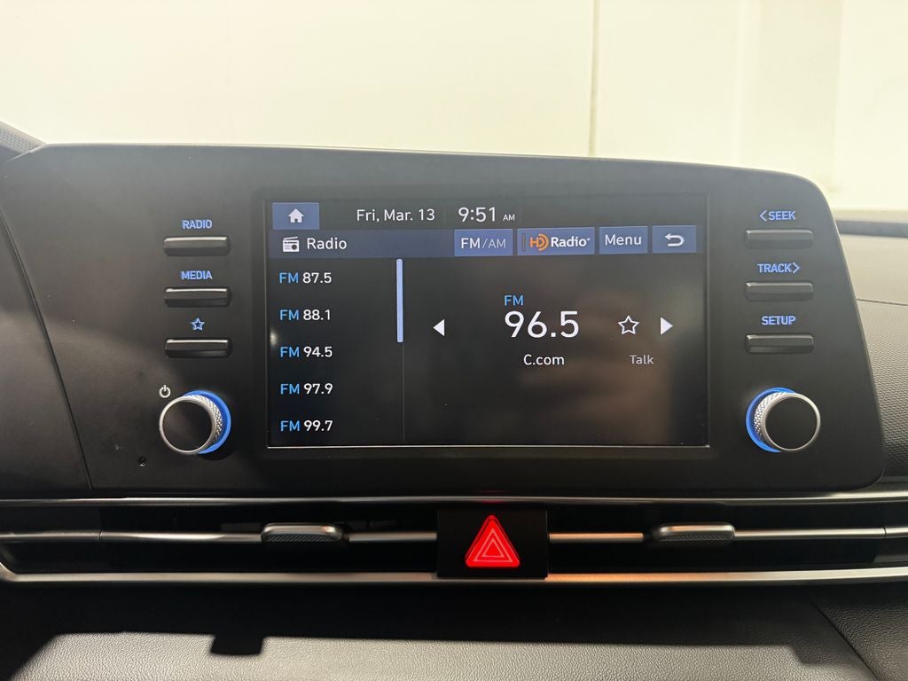 2025 Hyundai Elantra SE