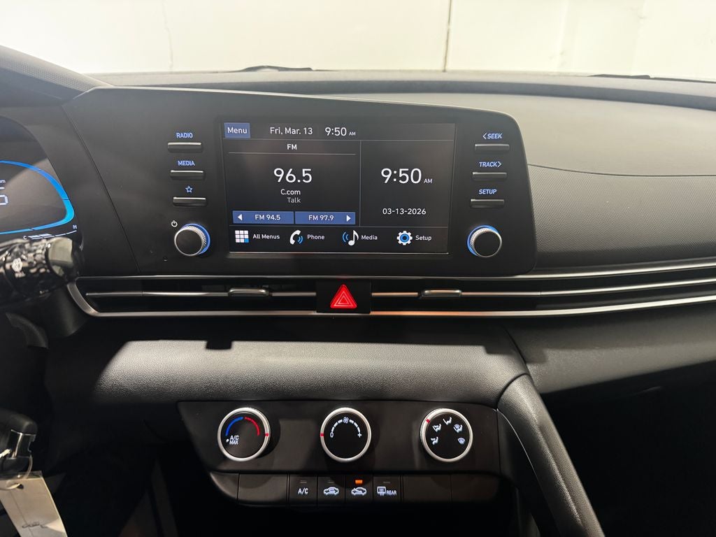 2025 Hyundai Elantra SE