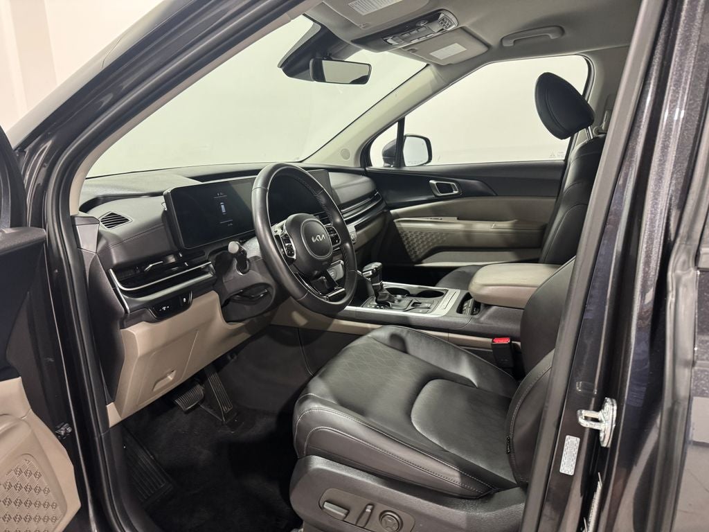 2025 Kia Carnival LXS