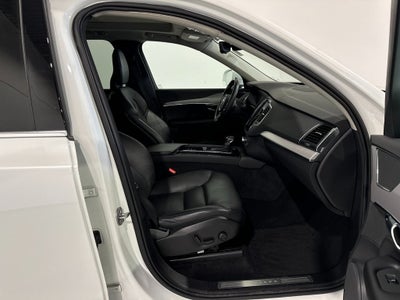 2022 Volvo XC90 T5 Momentum