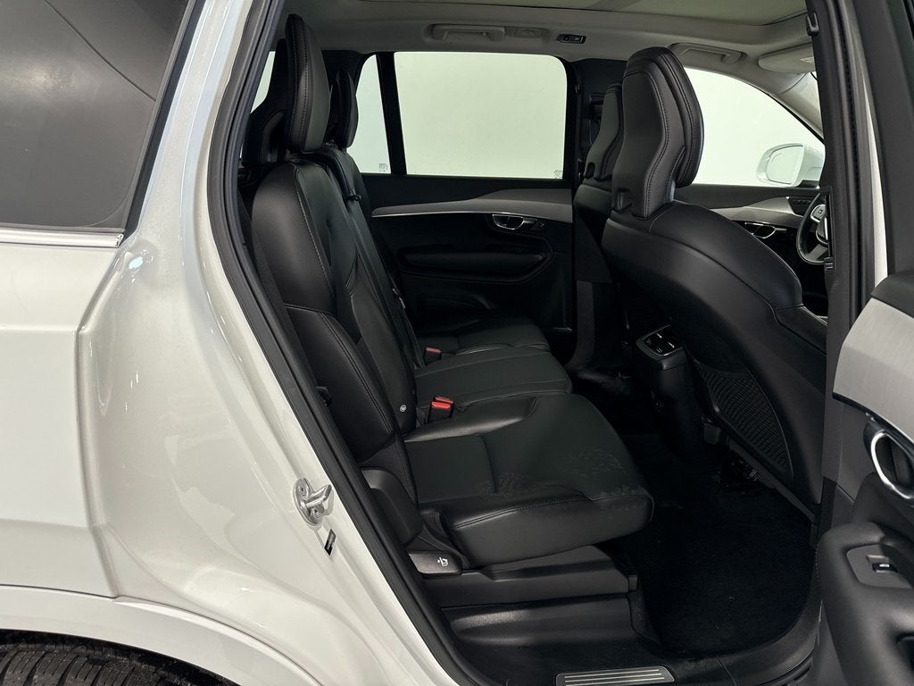 2022 Volvo XC90 T5 Momentum