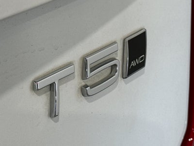 2022 Volvo XC90 T5 Momentum