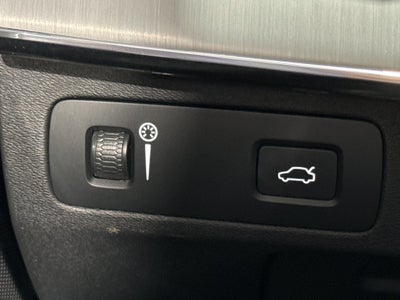 2022 Volvo XC90 T5 Momentum