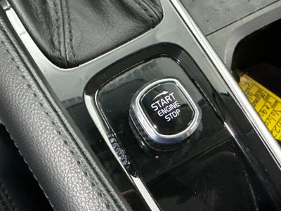 2022 Volvo XC90 T5 Momentum