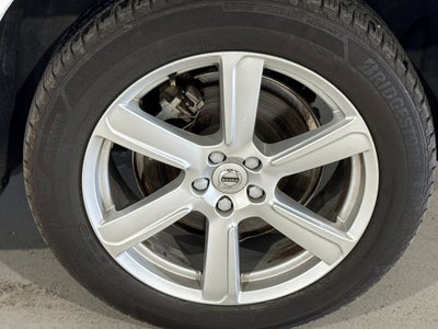 2022 Volvo XC90 T5 Momentum