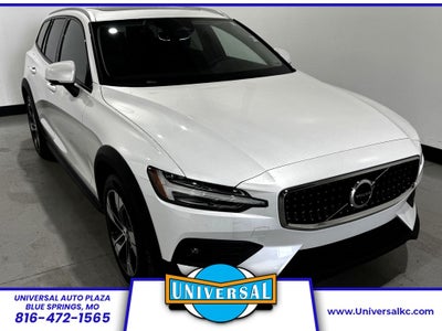 2025 Volvo V60 Cross Country B5 Plus