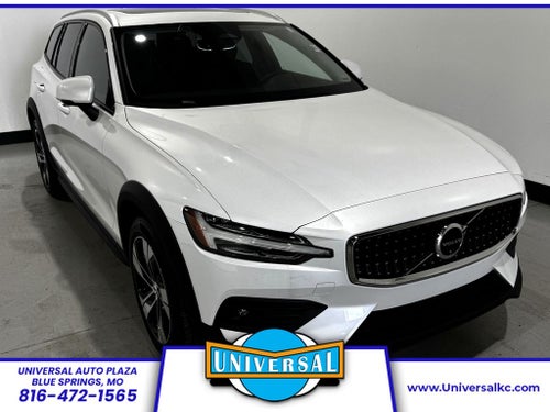 2025 Volvo V60 Cross Country B5 Plus