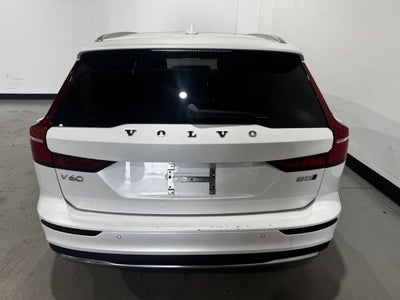 2025 Volvo V60 Cross Country B5 Plus