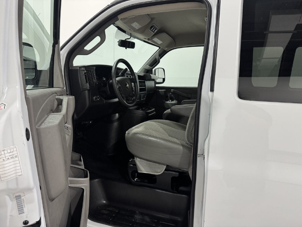 2023 Chevrolet Express Passenger LS Passenger