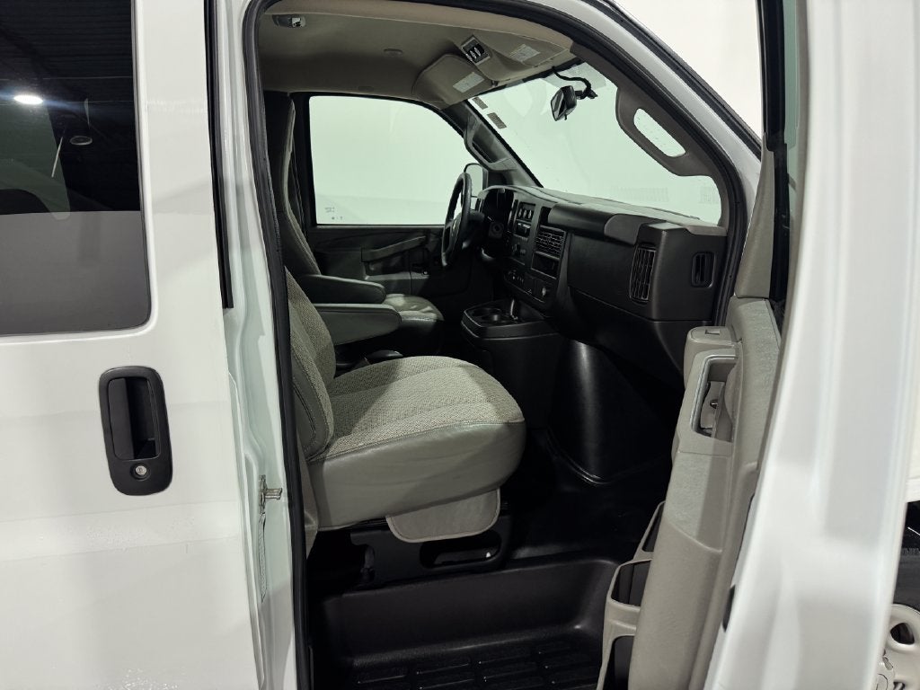 2023 Chevrolet Express Passenger LS Passenger