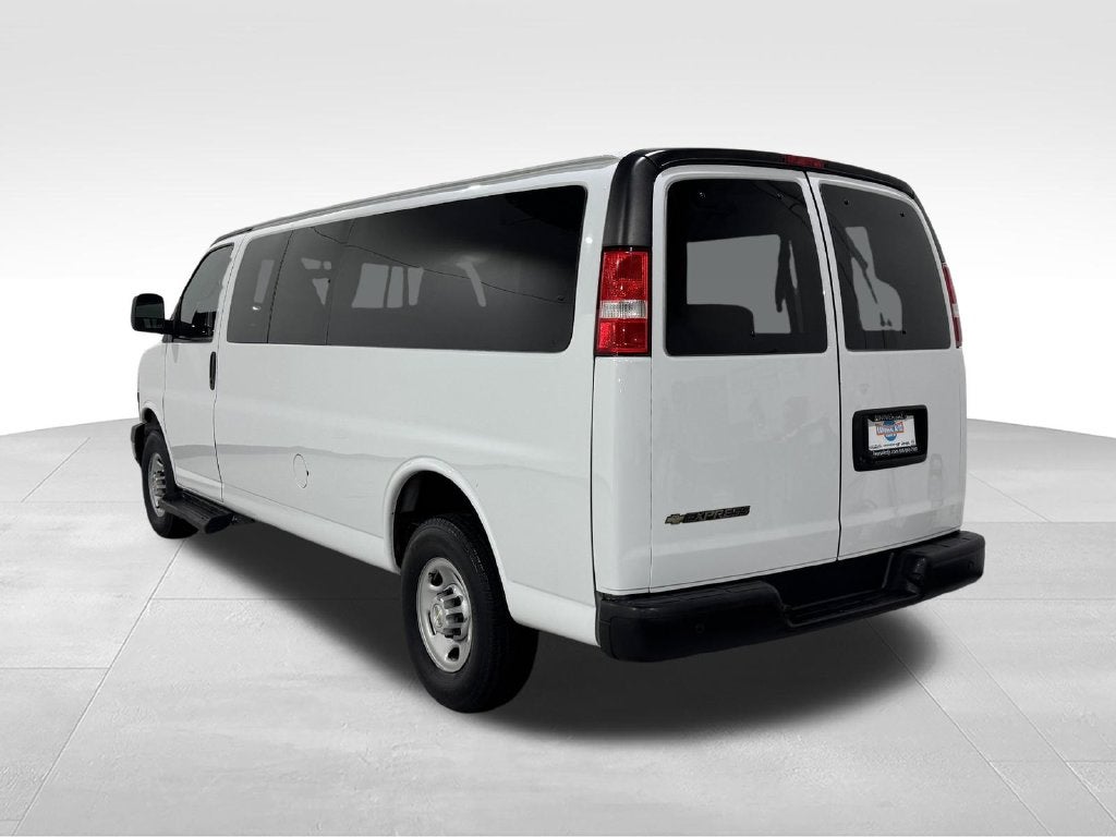 2023 Chevrolet Express Passenger LS Passenger