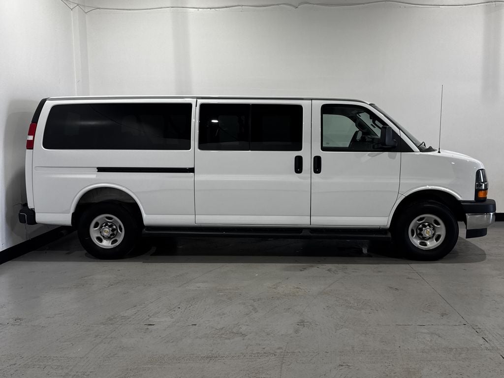 2025 Chevrolet Express Passenger LT Passenger
