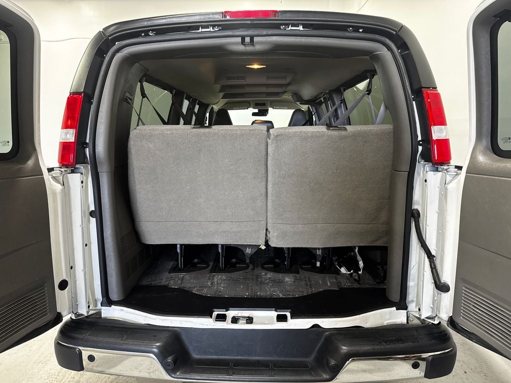 2025 Chevrolet Express Passenger LT Passenger