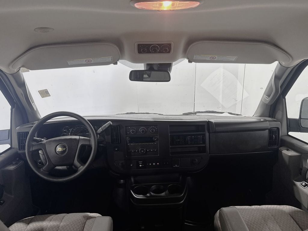 2025 Chevrolet Express Passenger LT Passenger