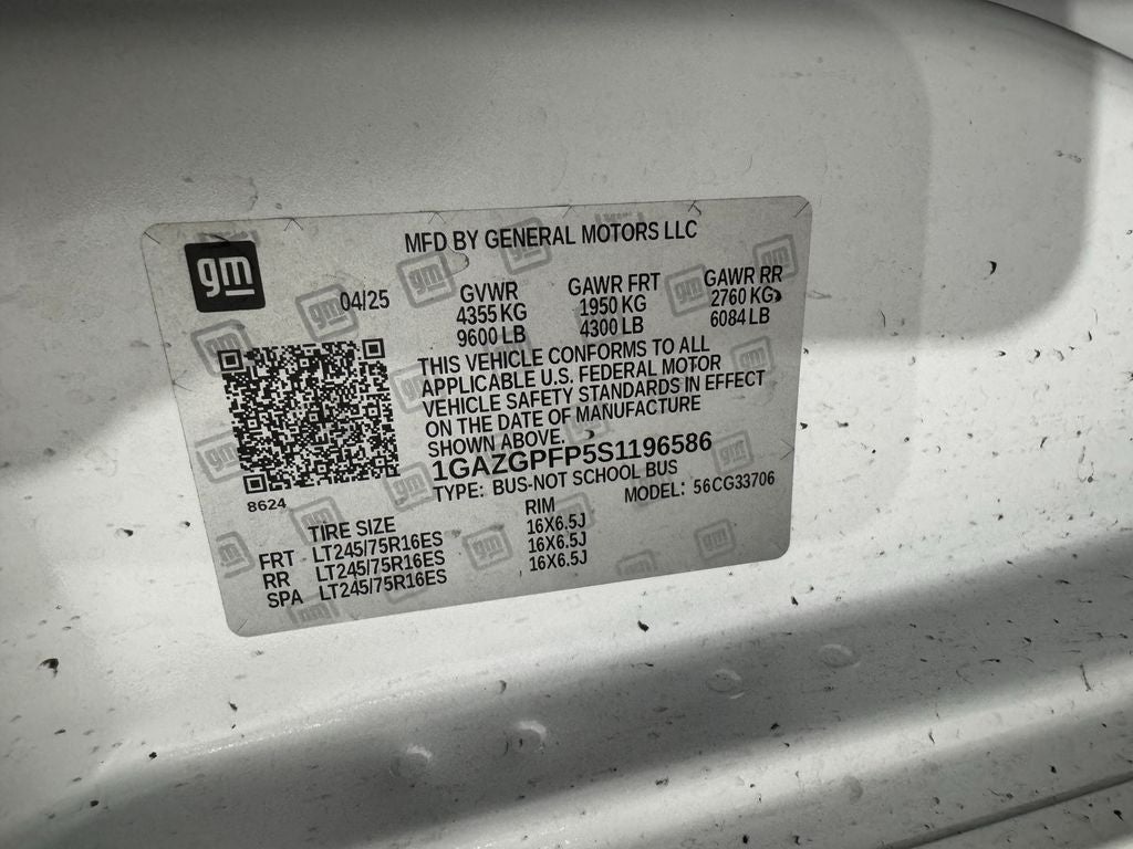 2025 Chevrolet Express Passenger LT Passenger