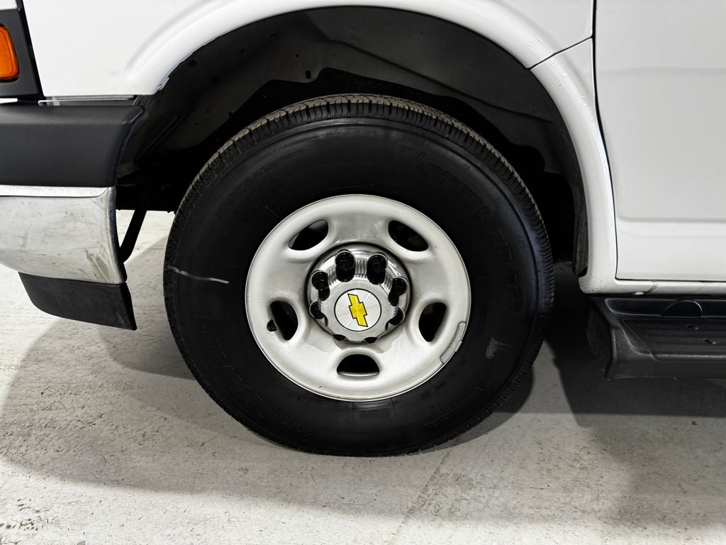 2025 Chevrolet Express Passenger LT Passenger
