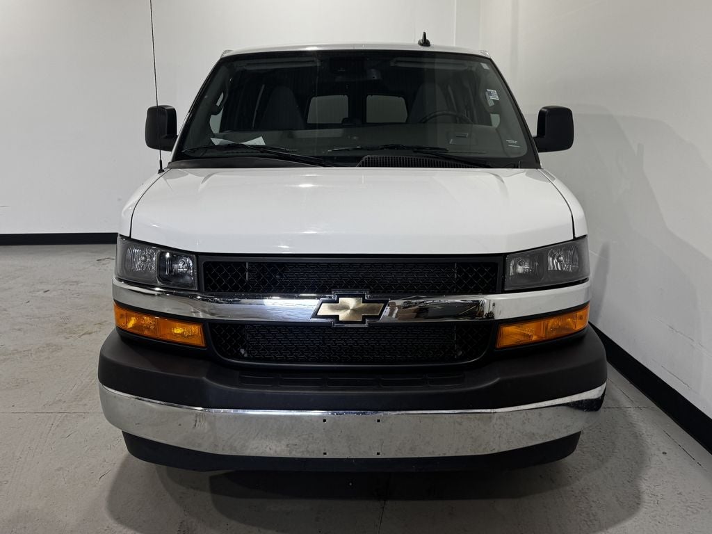 2025 Chevrolet Express Passenger LT Passenger
