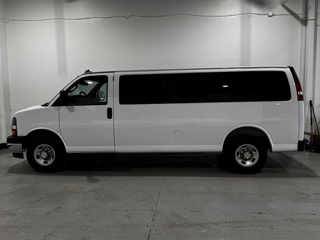 2025 Chevrolet Express Passenger LT Passenger