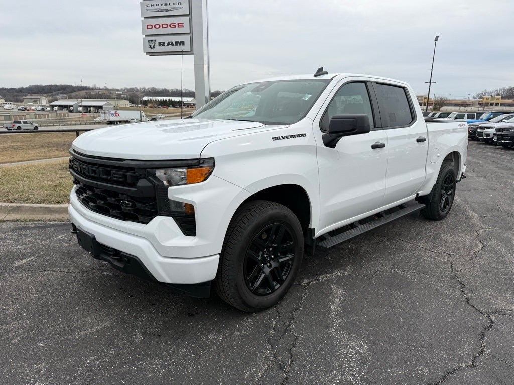 2023 Chevrolet Silverado 1500 Custom