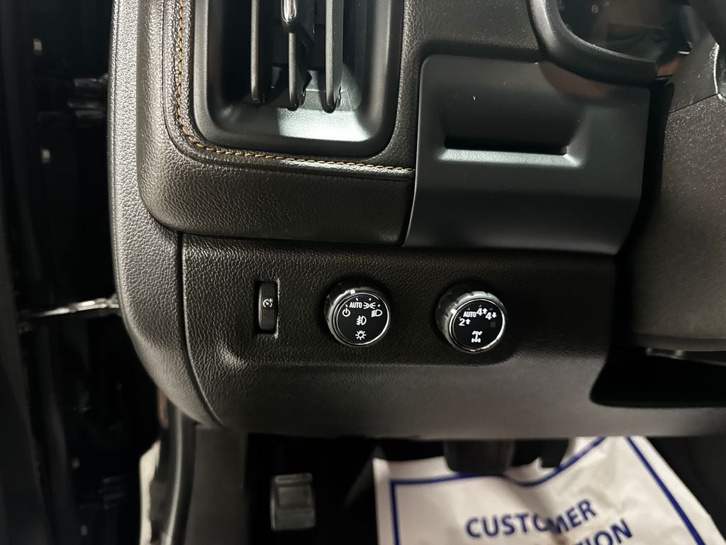 2022 GMC Canyon AT4 w/Leather