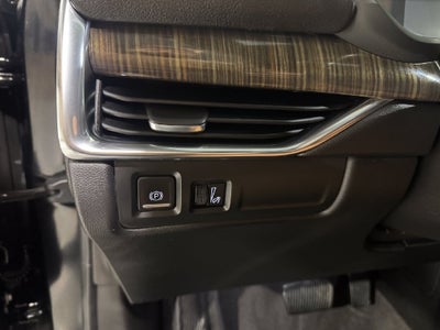 2022 Cadillac XT4 Premium Luxury