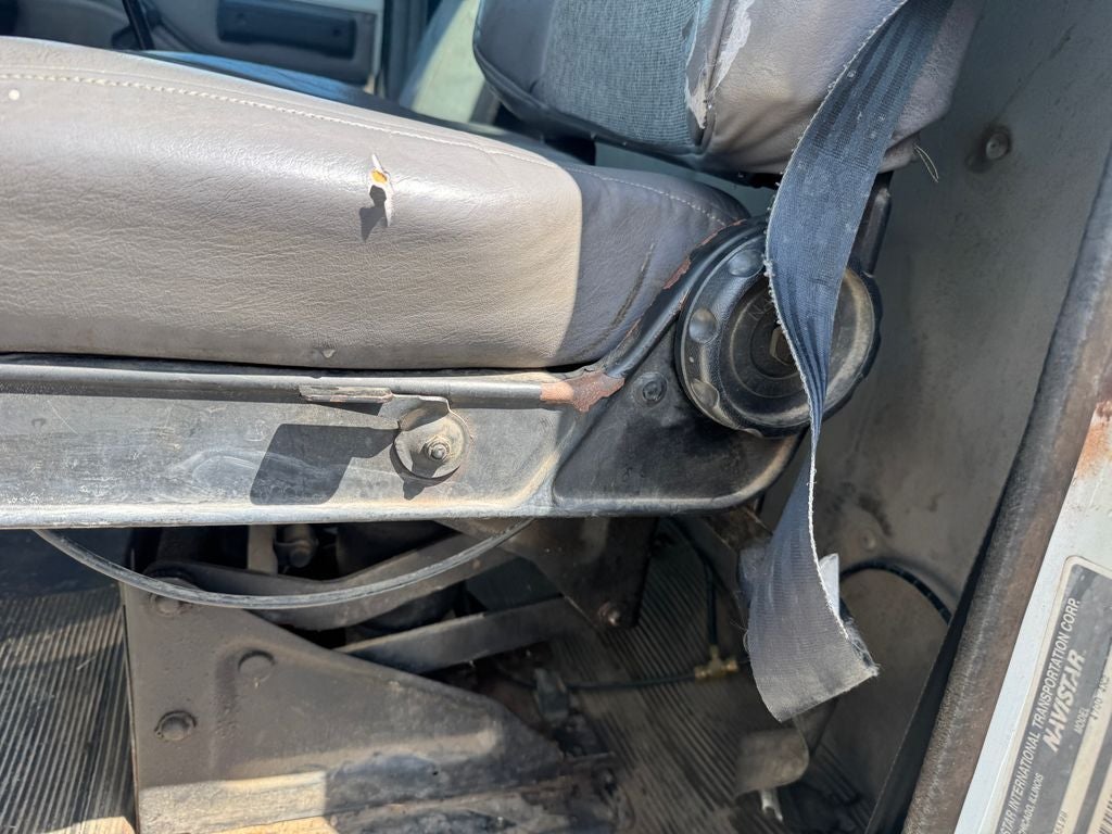 1998 International 4700 Base