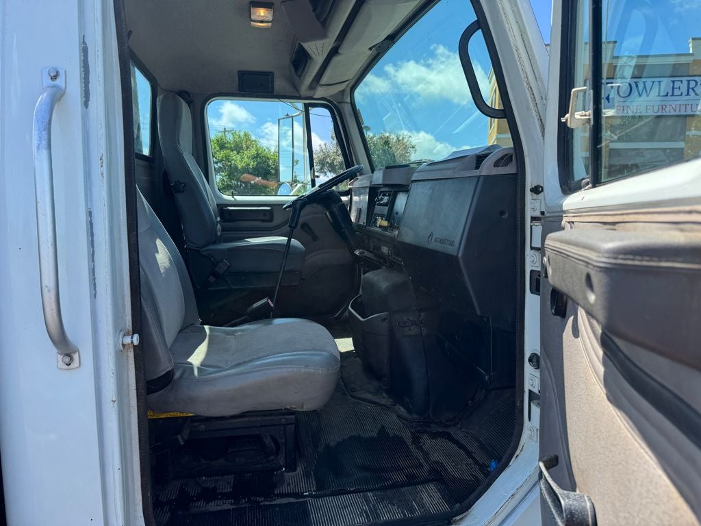 1998 International 4700 Base