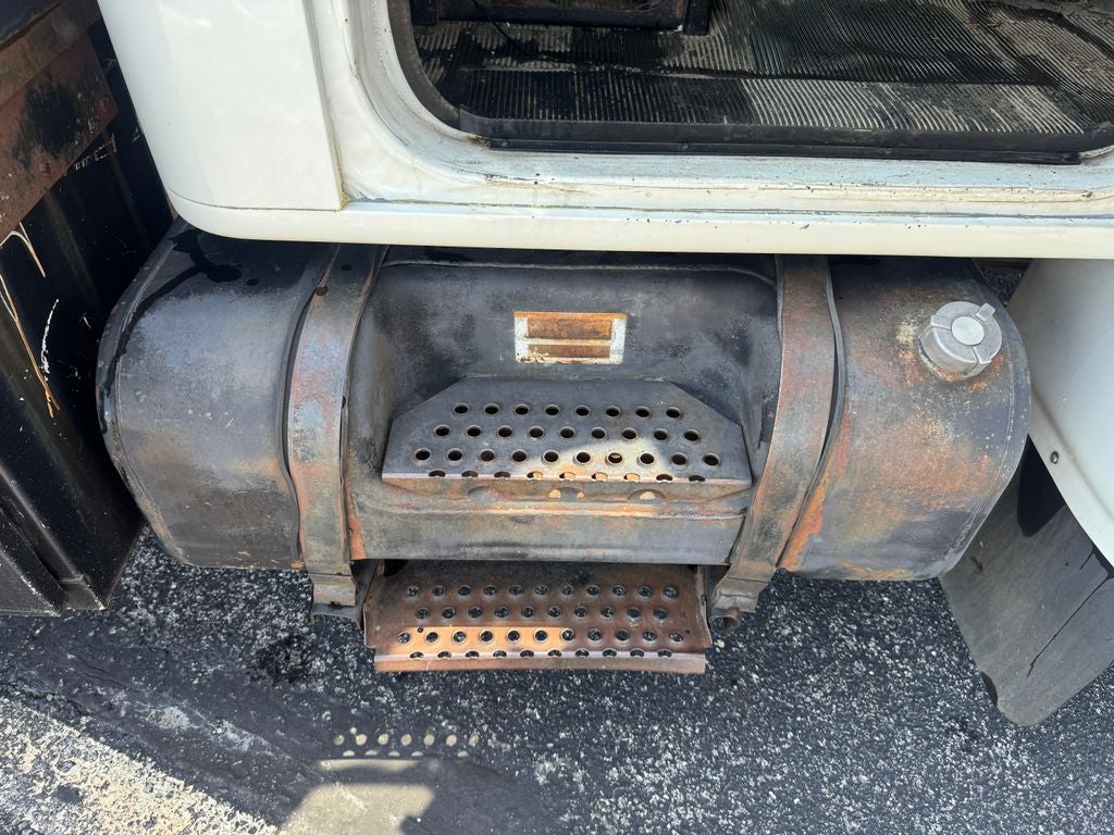 1998 International 4700 Base