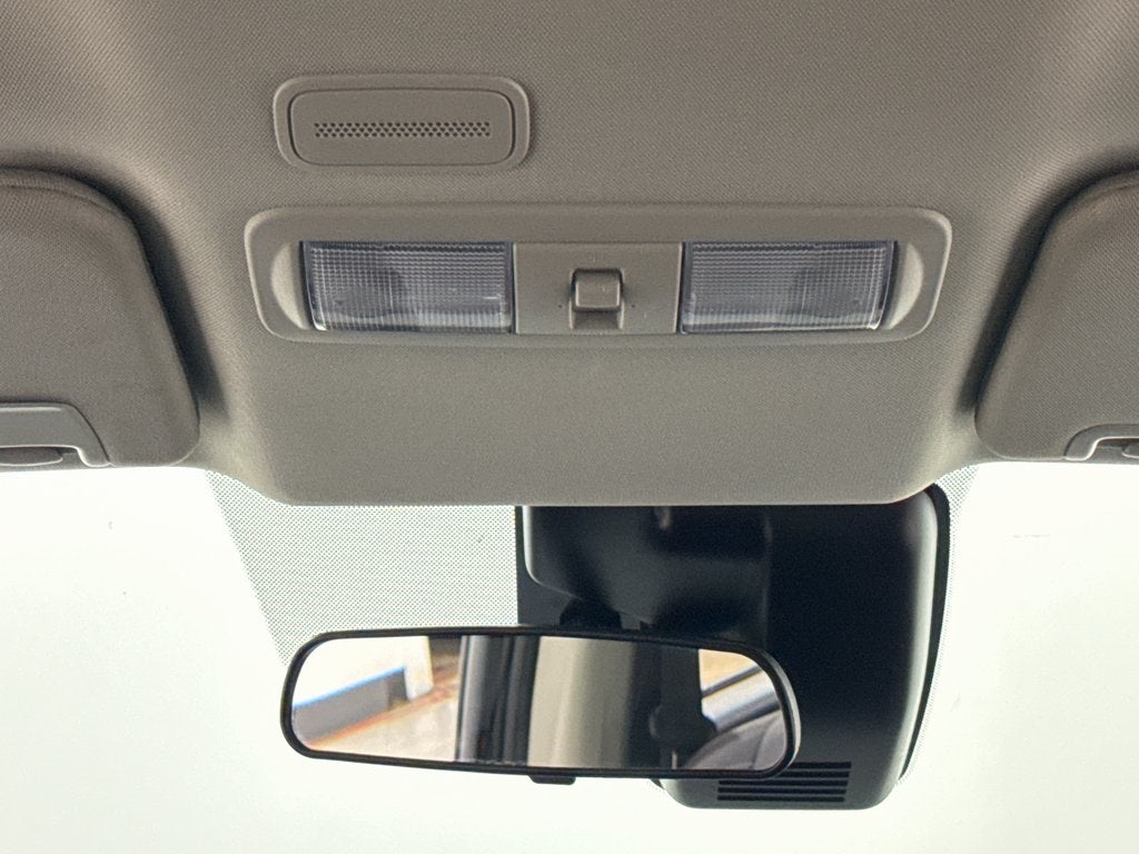 2023 Nissan TITAN SV