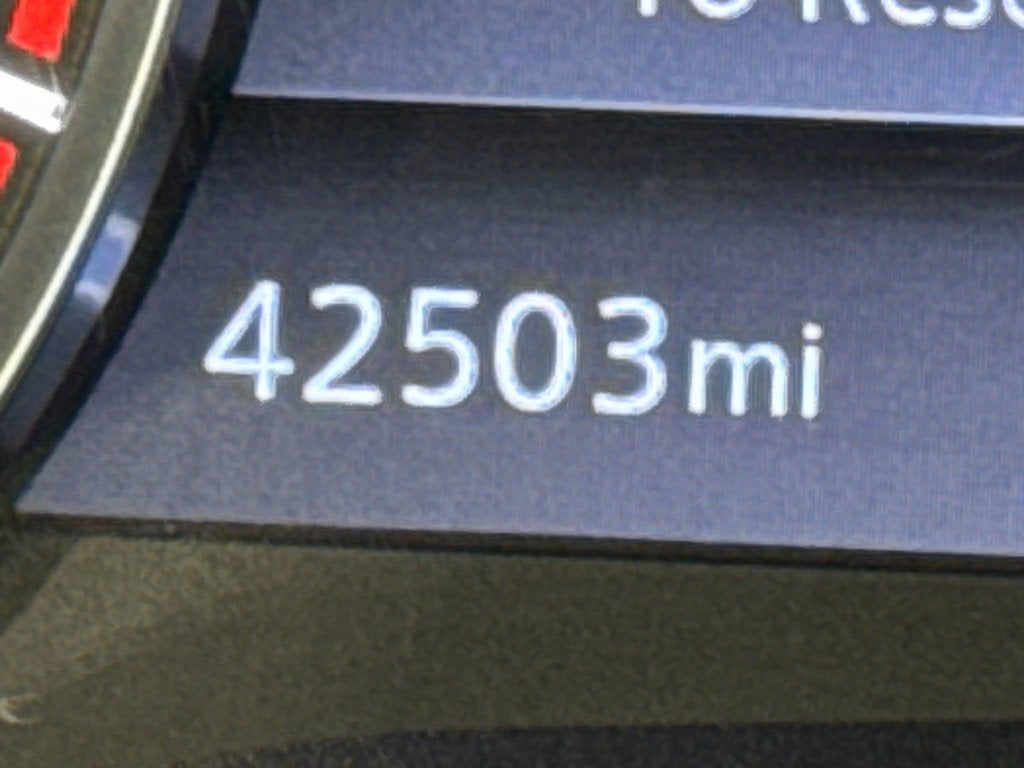 2023 Nissan TITAN SV