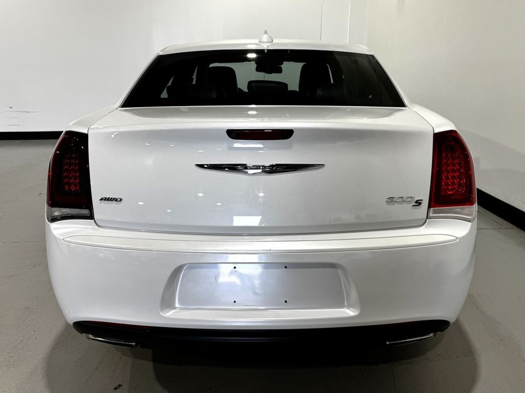 2016 Chrysler 300 S