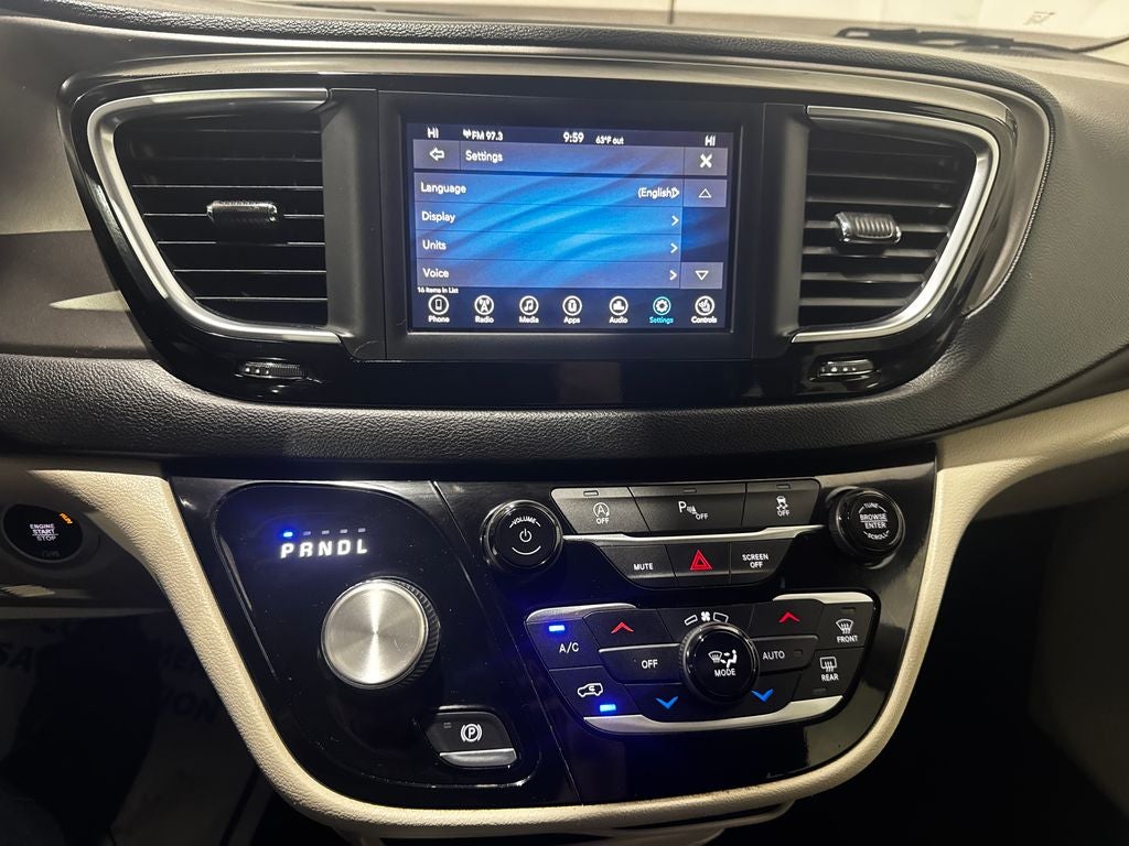 2020 Chrysler Pacifica Touring L