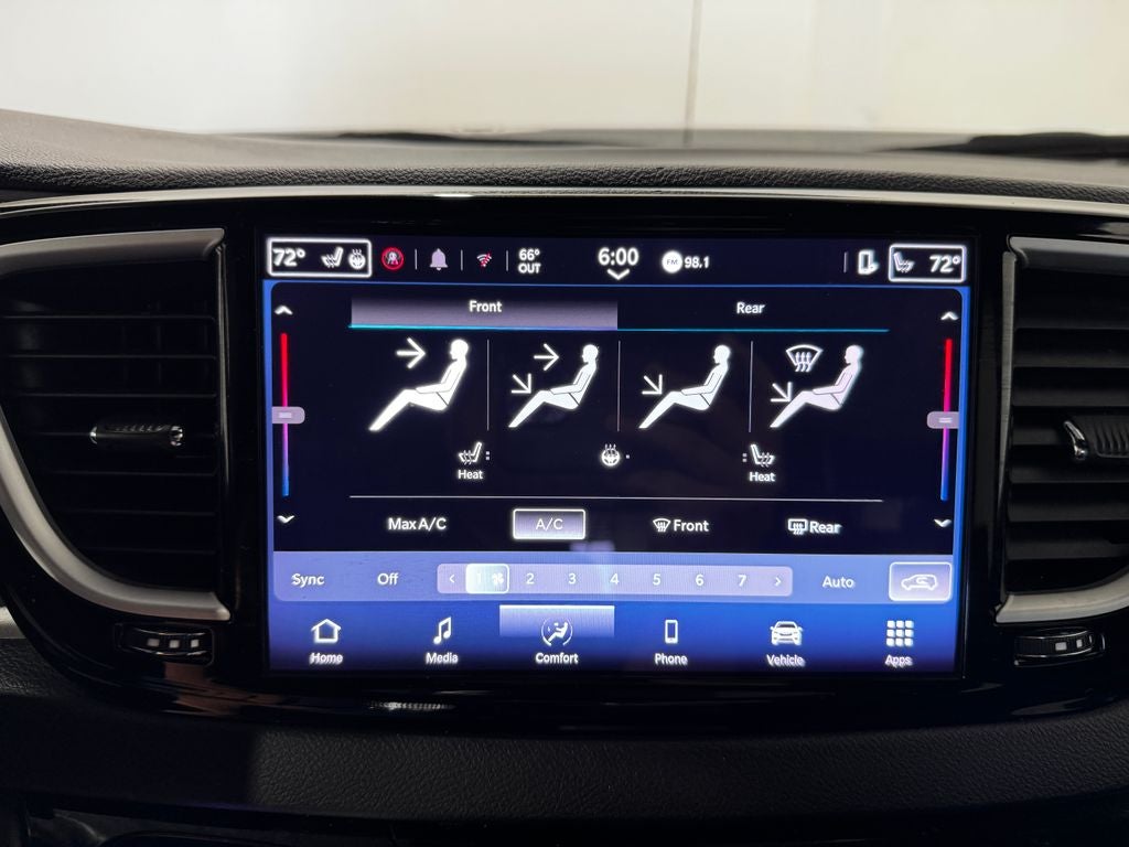 2025 Chrysler Pacifica Select