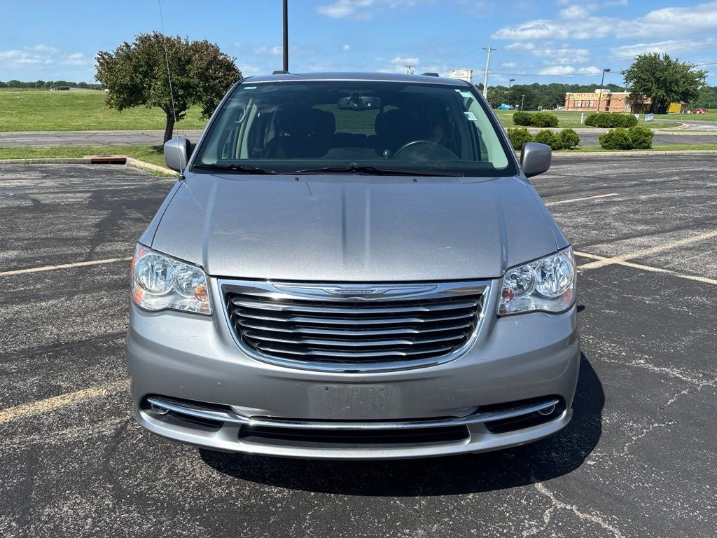 2016 Chrysler Town & Country Touring