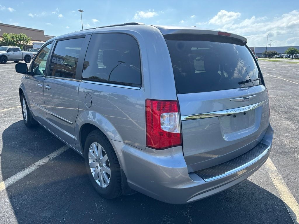 2016 Chrysler Town & Country Touring