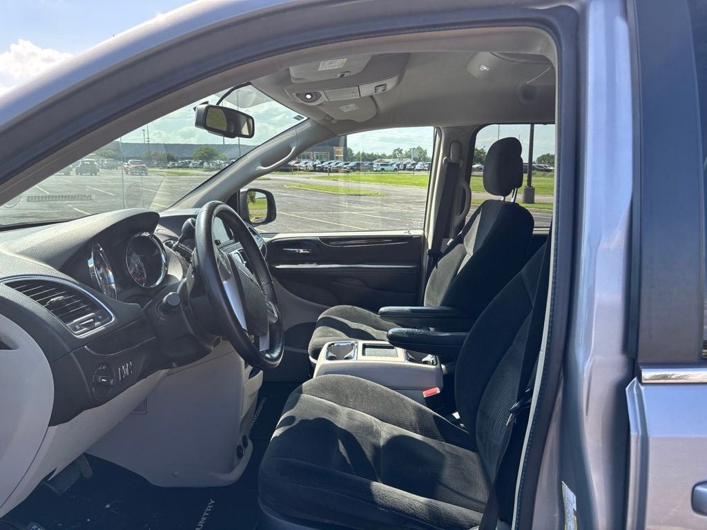 2016 Chrysler Town & Country Touring