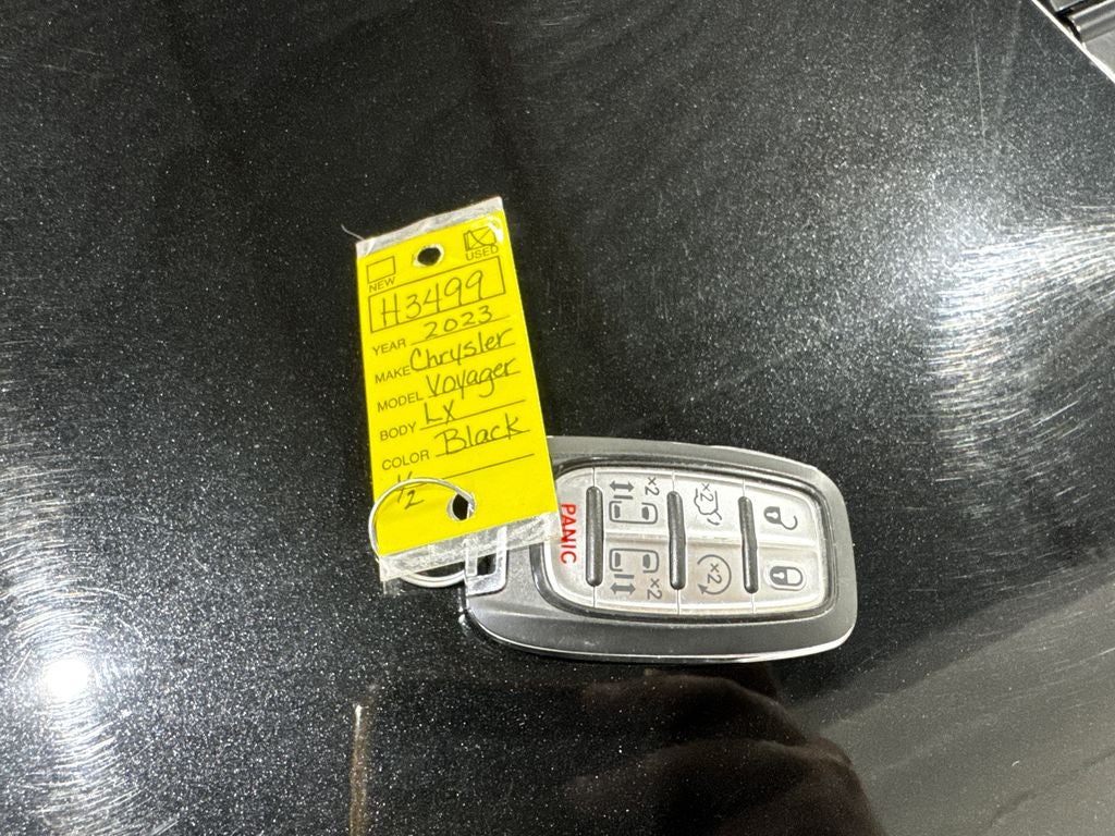 2023 Chrysler Voyager LX