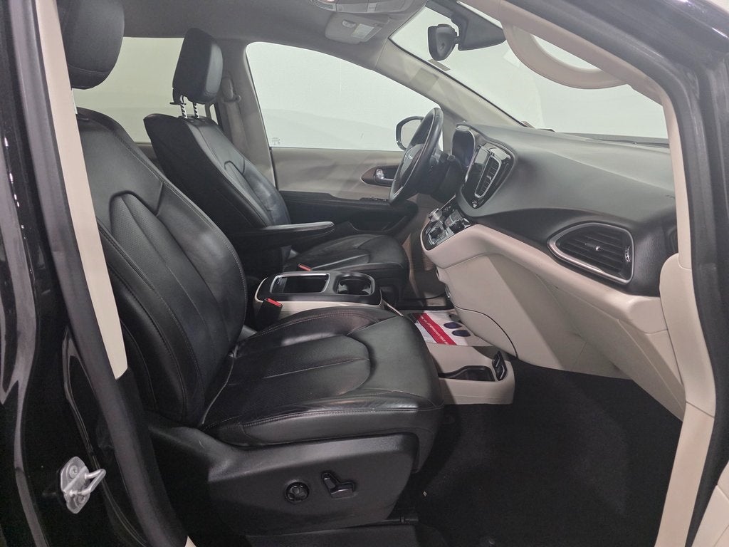 2017 Chrysler Pacifica Touring L Plus