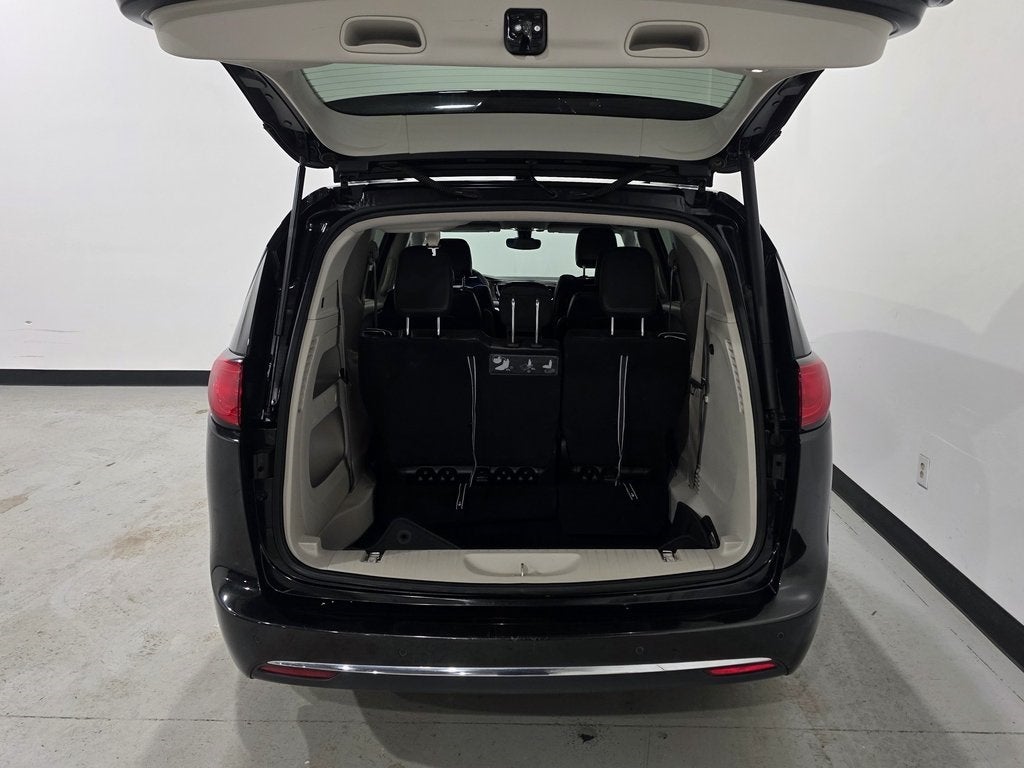 2017 Chrysler Pacifica Touring L Plus