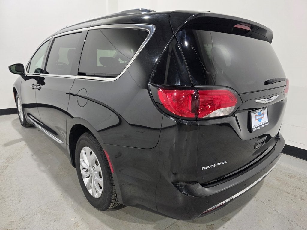 2017 Chrysler Pacifica Touring L Plus