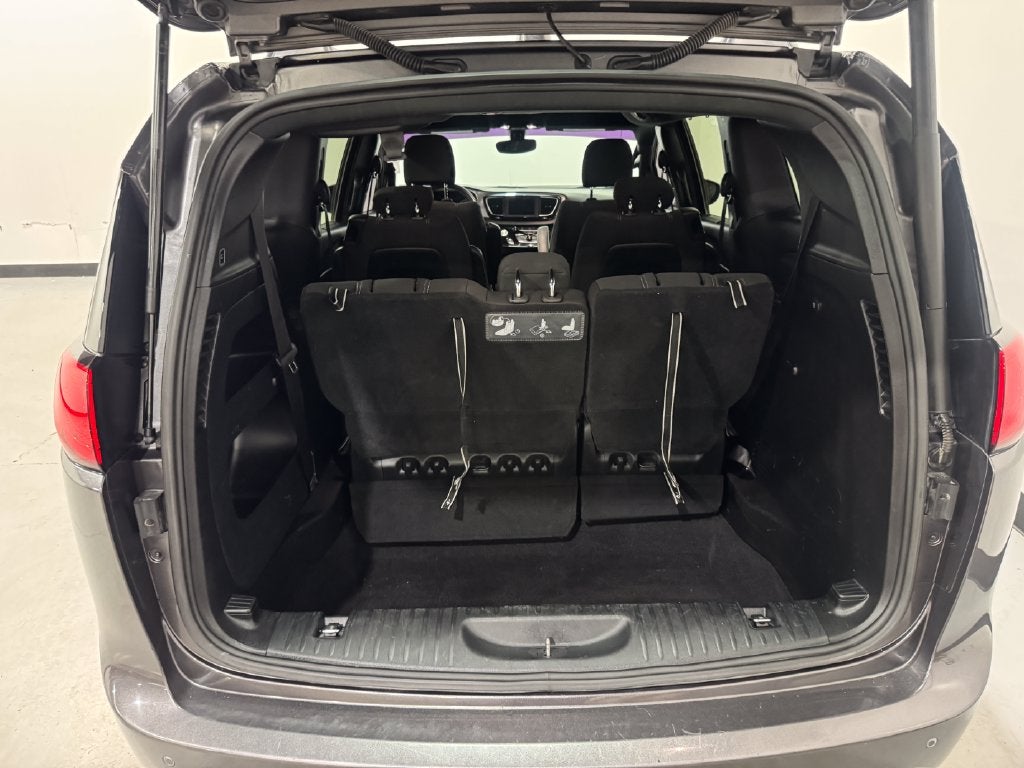 2020 Chrysler Pacifica Touring