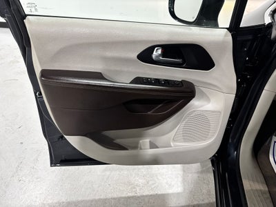 2020 Chrysler Pacifica Touring