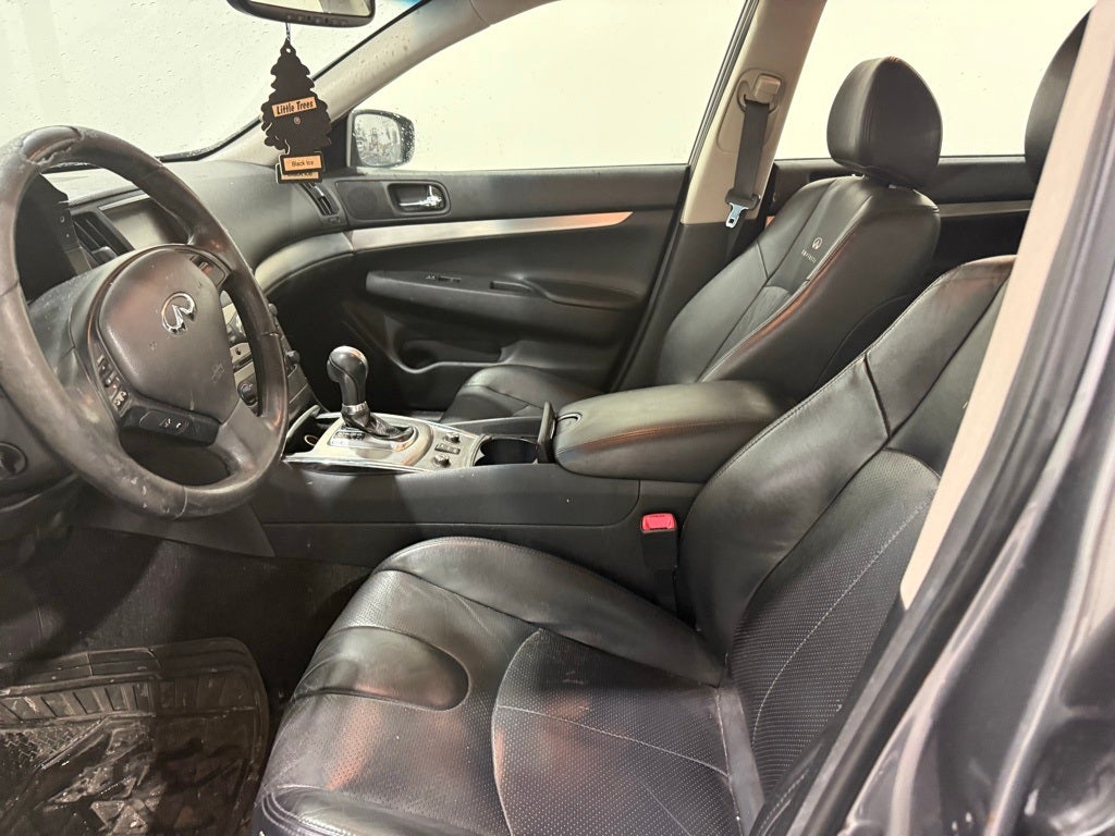 2013 INFINITI G37x X