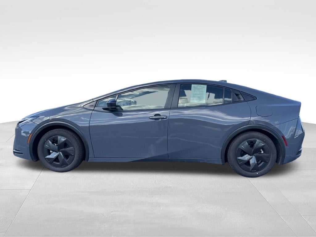 2025 Toyota Prius LE